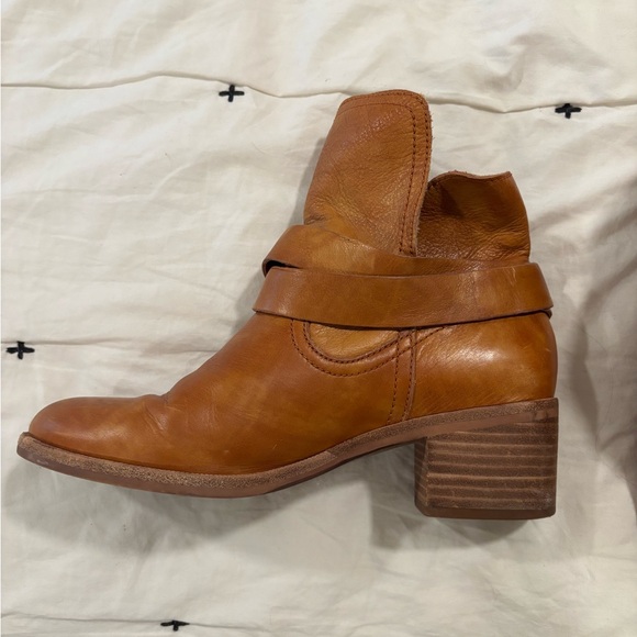 Ugg boho Elora slouchy chestnut ankle leather booties- size 6 - Picture 3 of 4